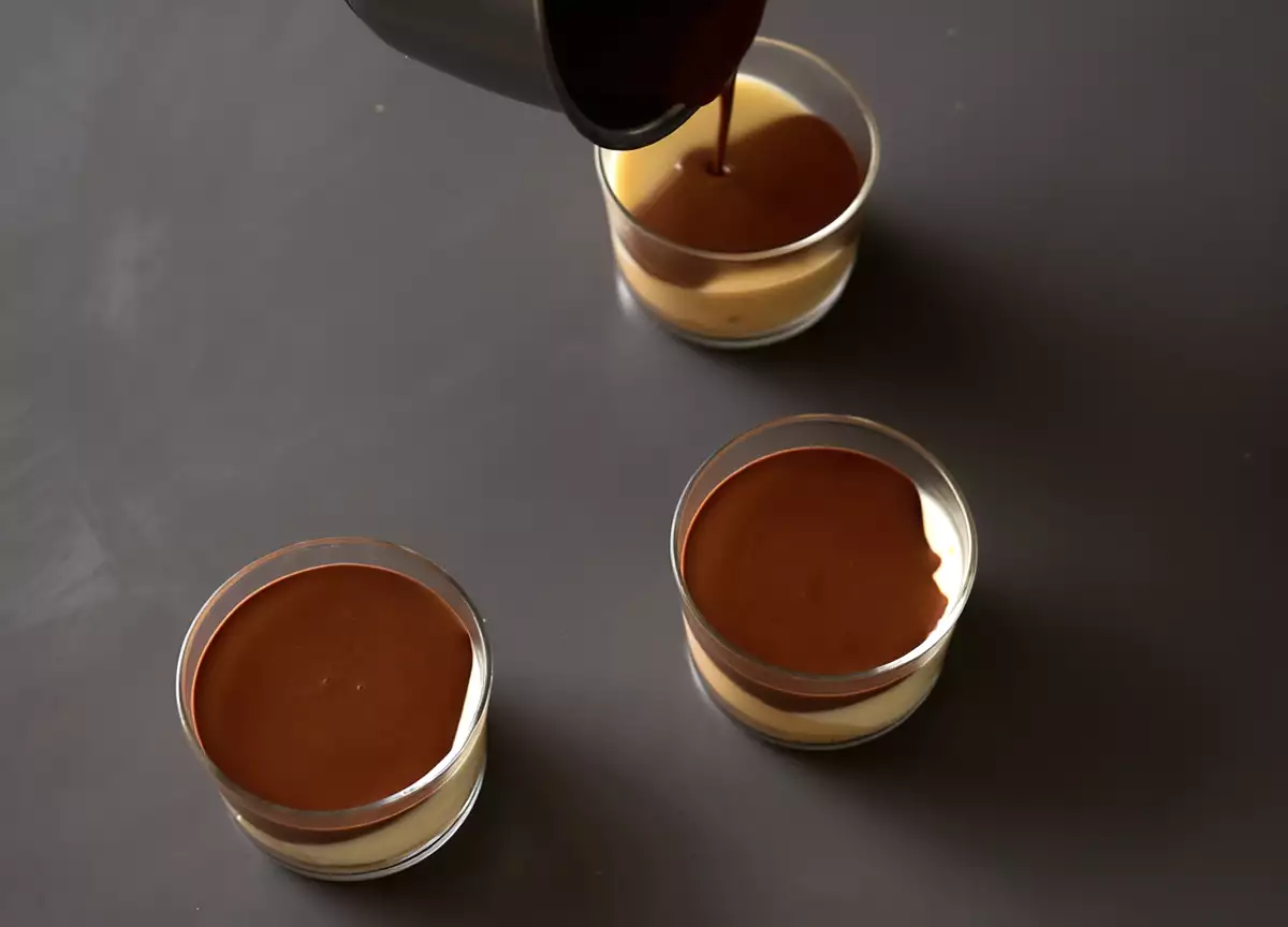 Стъпка 4: Покриване с тъмен шоколад