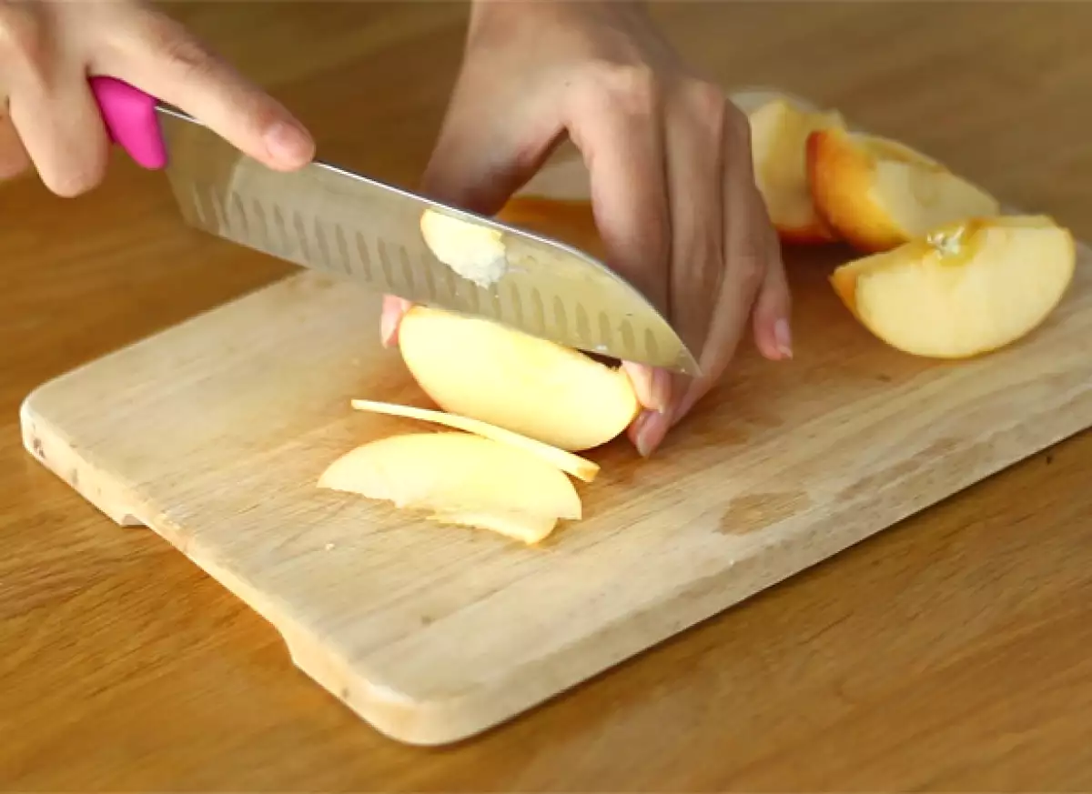 Стъпка 1: Тънки филийки и удар в микровълновата печка