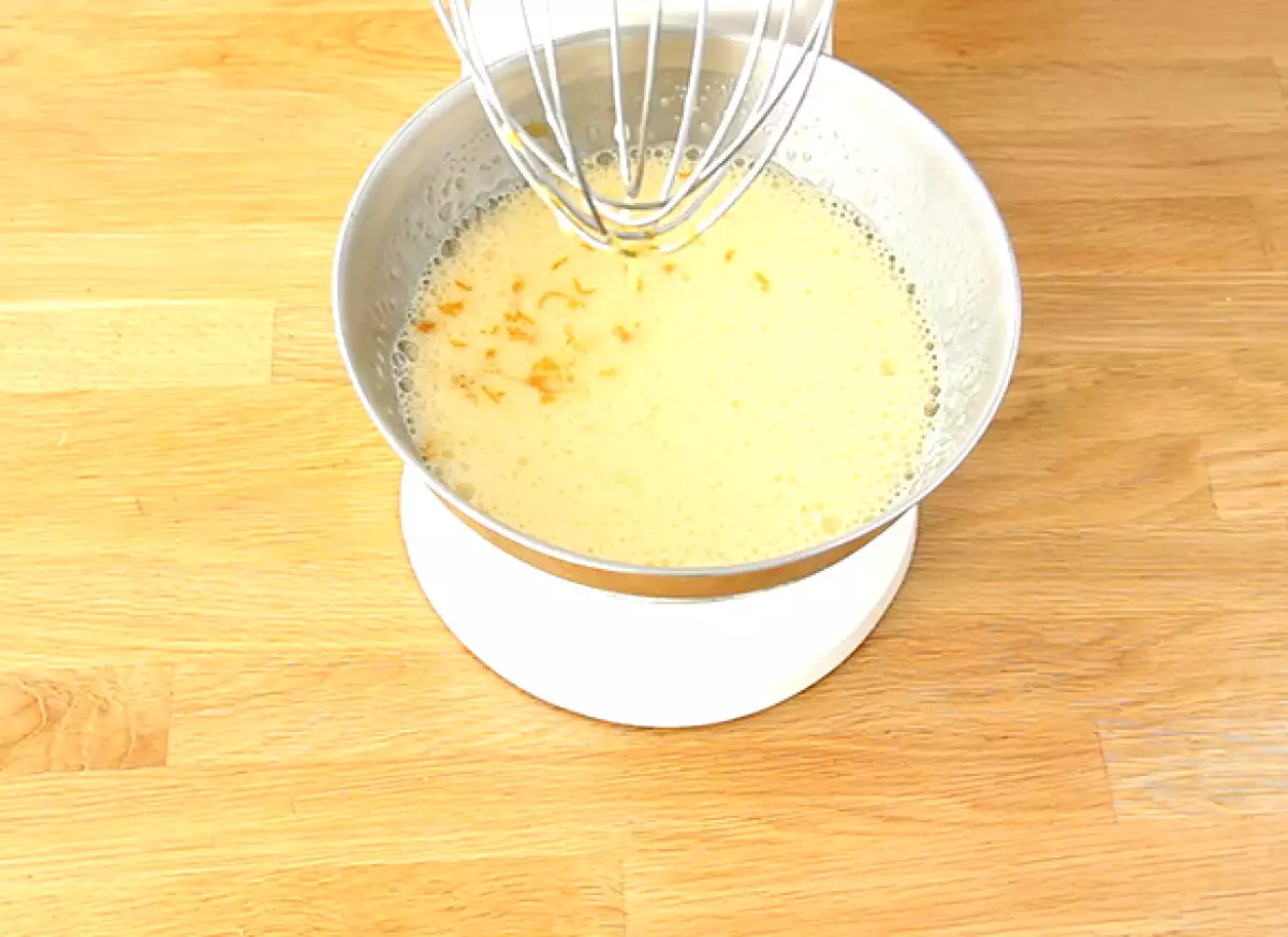 Стъпка 2: Добавяне на масло и ядки