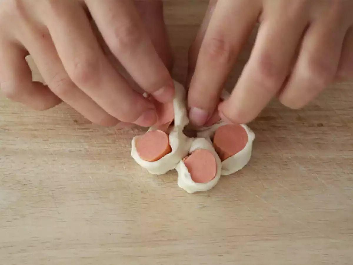 9. Цвете - Листенца от бутер тесто, годни за консумация