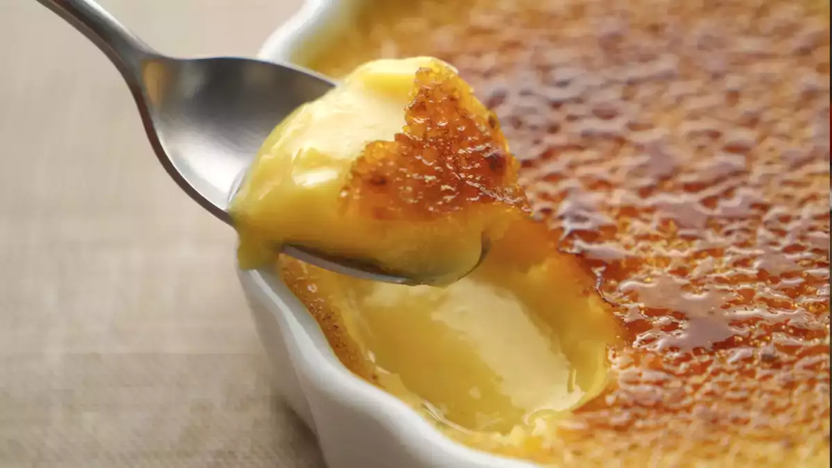 13 рецепти с яйчни жълтъци, които ги използват интелигентно и ги превръщат в неустоими десерти