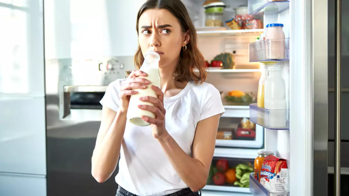 Пиенето на студено мляко от бутилката: навикът, който отслабва имунната система