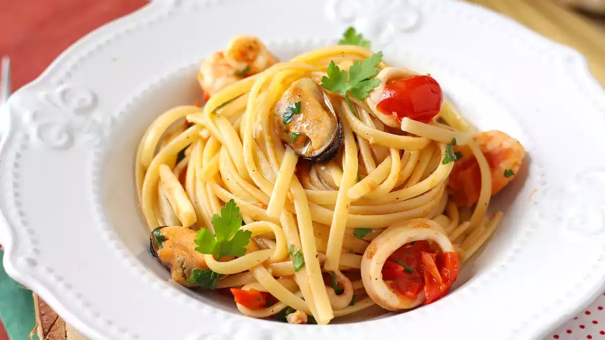 Рибно меню за Бъдни вечер: пълни и вкусни идеи с ограничен бюджет