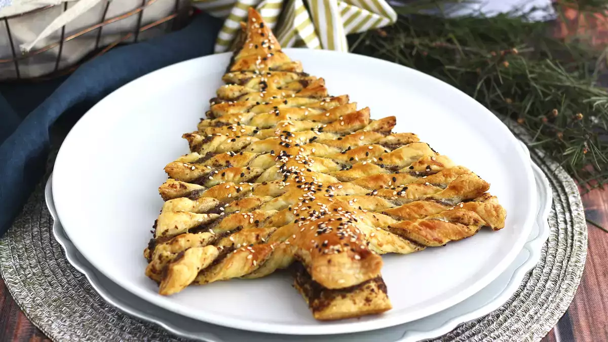 Рецепти от бутер тесто за Коледа: предястия, ястия и десерти, които никога не се провалят