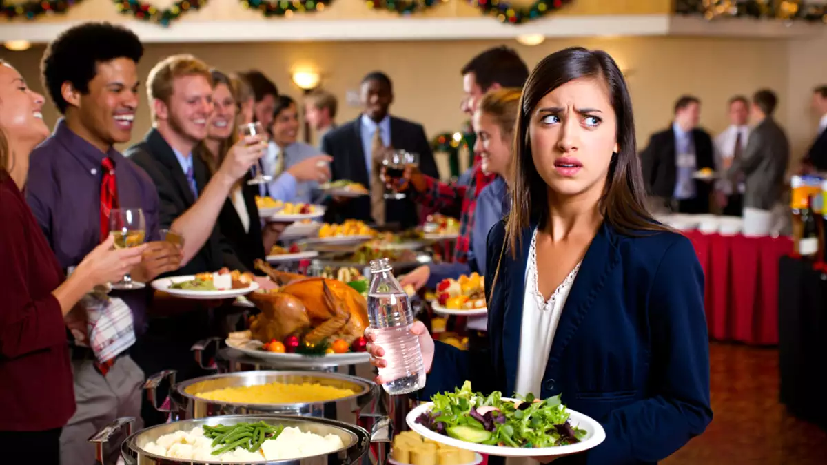 Коледа, панетоне, фирмени партита... можете ли да запазите равновесие, без да се превърнете в болка в задника, свързана с диетите?