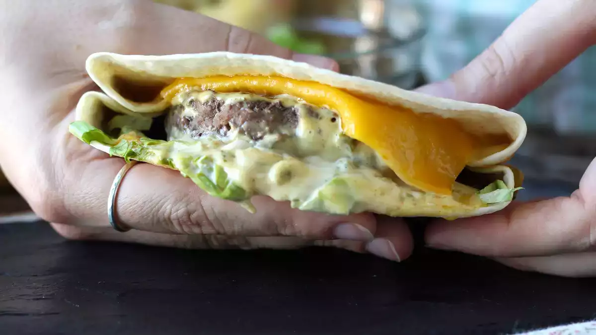 Вкусът на тази обвивка е като на Big Mac... и е готова само за няколко минути!