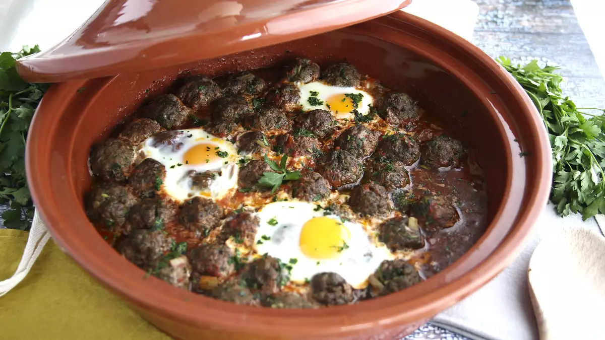 Тажин, тажин, тажин: 5 рецепти, с които да се влюбите в най-ароматната яхния в Мароко