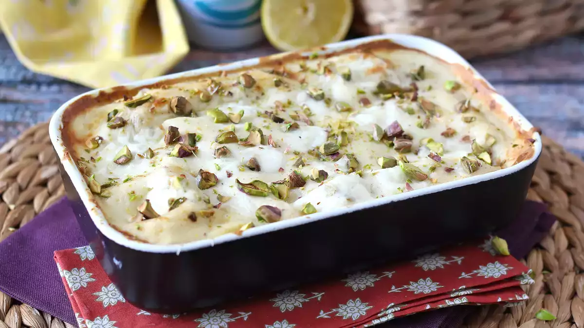 Lasagne di pesce: кремообразната рецепта със сьомга, бурата и шамфъстък, която преобръща неделния обяд