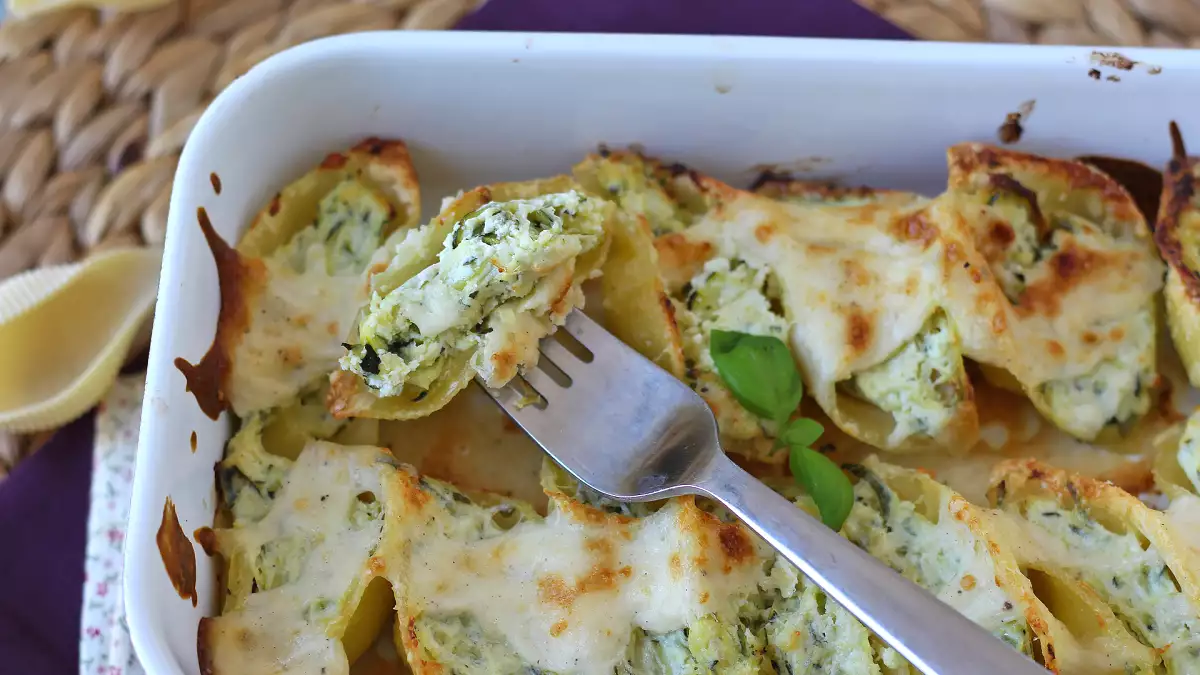 Кончигльони, пълнени с рикота, тиквички и лимон: перфектното кремообразно първо ястие за великденския обяд