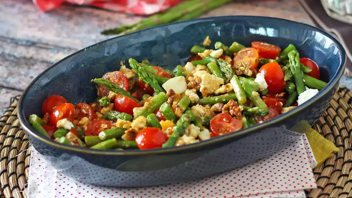 Пролет на масата: 19 цветни ястия, които веднага подобряват настроението