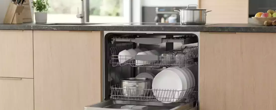 Съдомиялни машини: перфектната честота на почистване, за да нямате никога повече неприятни миризми!