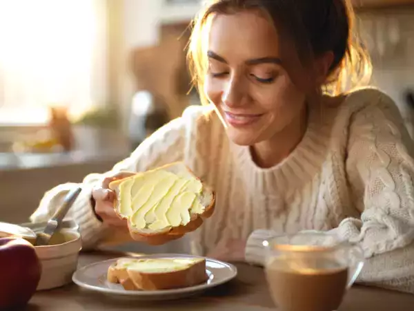 Хляб и масло: зад този сутрешен обичай се крие емоционална привързаност, която дори експертите не могат да пренебрегнат