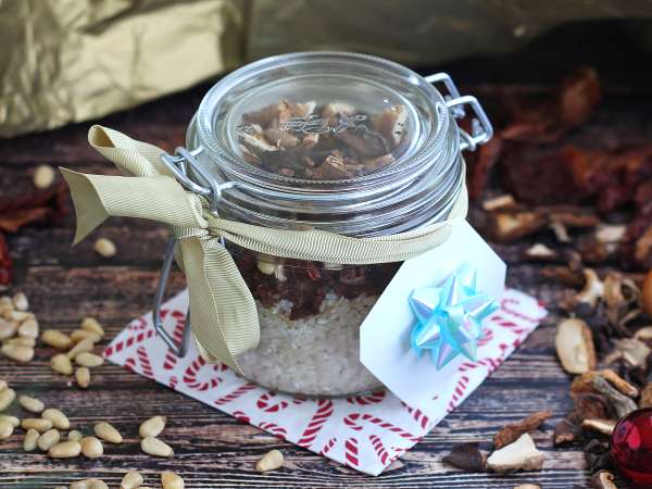 Тази Коледа изненадайте всички с гурме подарък, направен от вас: струва малко, струва много.