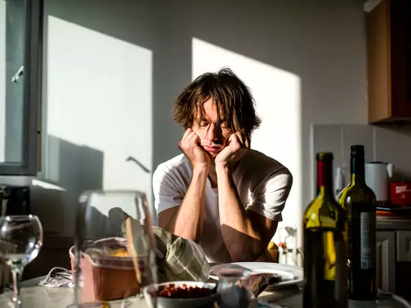 Как да рехидратирате тялото си след алкохолни ястия или партита?