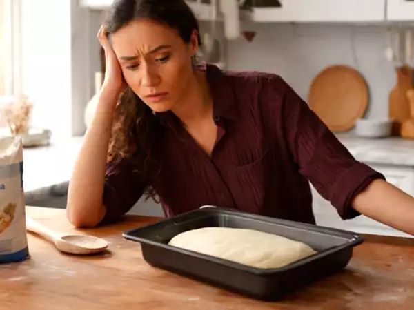 Защо тестото ми за хляб не втасва на студено (и 5 прости трика, които работят)