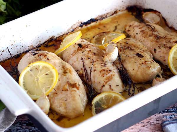 Когато лимонът властва: 8 основни ястия, в които той не е финален щрих .