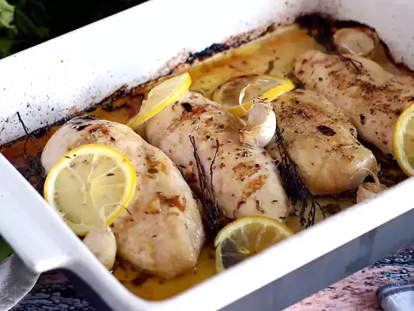 Когато лимонът властва: 8 основни ястия, в които той не е финален щрих .