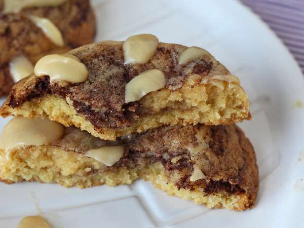 Ароматът на канелени рулца в партида бисквити? Тази комбинация е твърде добра, за да я пренебрегнете