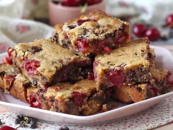 10 перфектни пролетни торти, които ще направят всеки следобед по-сладък