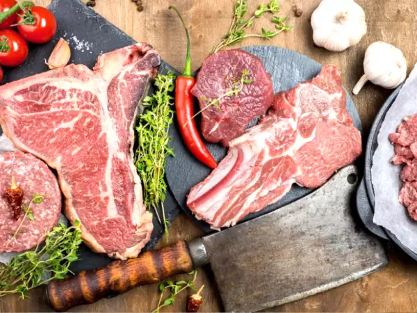 Защо месото винаги трябва да се изважда от хладилника преди готвене (и за колко време)