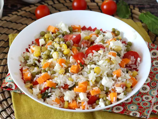 Приготвяне на салати от остатъците: 17 рецепти за превръщане на остатъците в хладилника в невероятни ястия