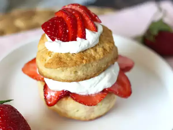 Открийте перфектния пролетен десерт: вкусен ягодов десерт, който не бива да пропускате