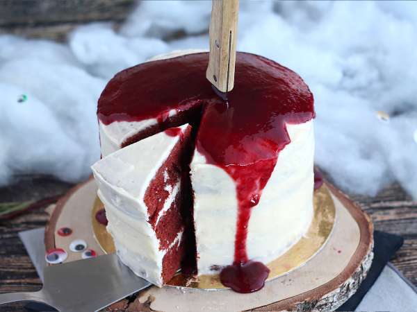 „Red Velvet“ за Хелоуин: ефектната торта, която веднага привлича погледите
