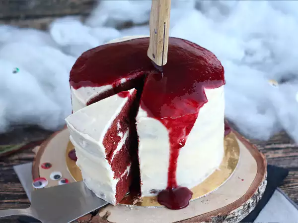 „Red Velvet“ за Хелоуин: ефектната торта, която веднага привлича погледите