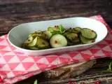 Рецепта Сладко-кисели краставици: бърза и вкусна гарнитура за лятото!