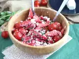 Рецепта Салата от ягоди, домати, фета и босилек