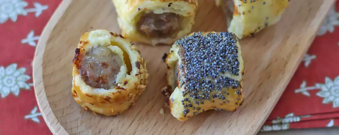 Рустики с колбас и сирене, приготвени във фритюрник с горещ въздух