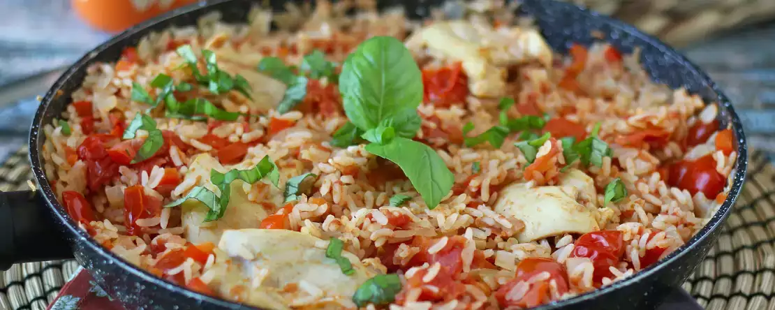 Едноястие с пиле, ориз с домати и чушки