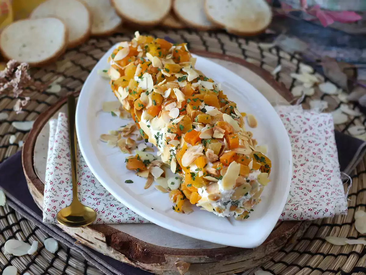 Рецепта Салам от крема сирене с кайсии и бадеми: идеалното предястие за парти!