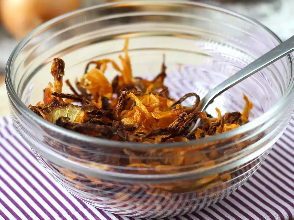 Рецепта Как да приготвите хрупкав лук във фурната?