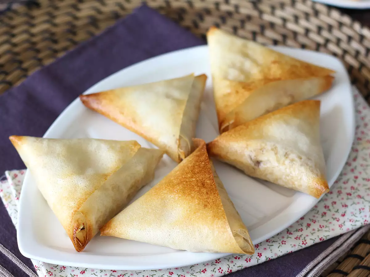 Рецепта Самоси със скумрия и крема сирене