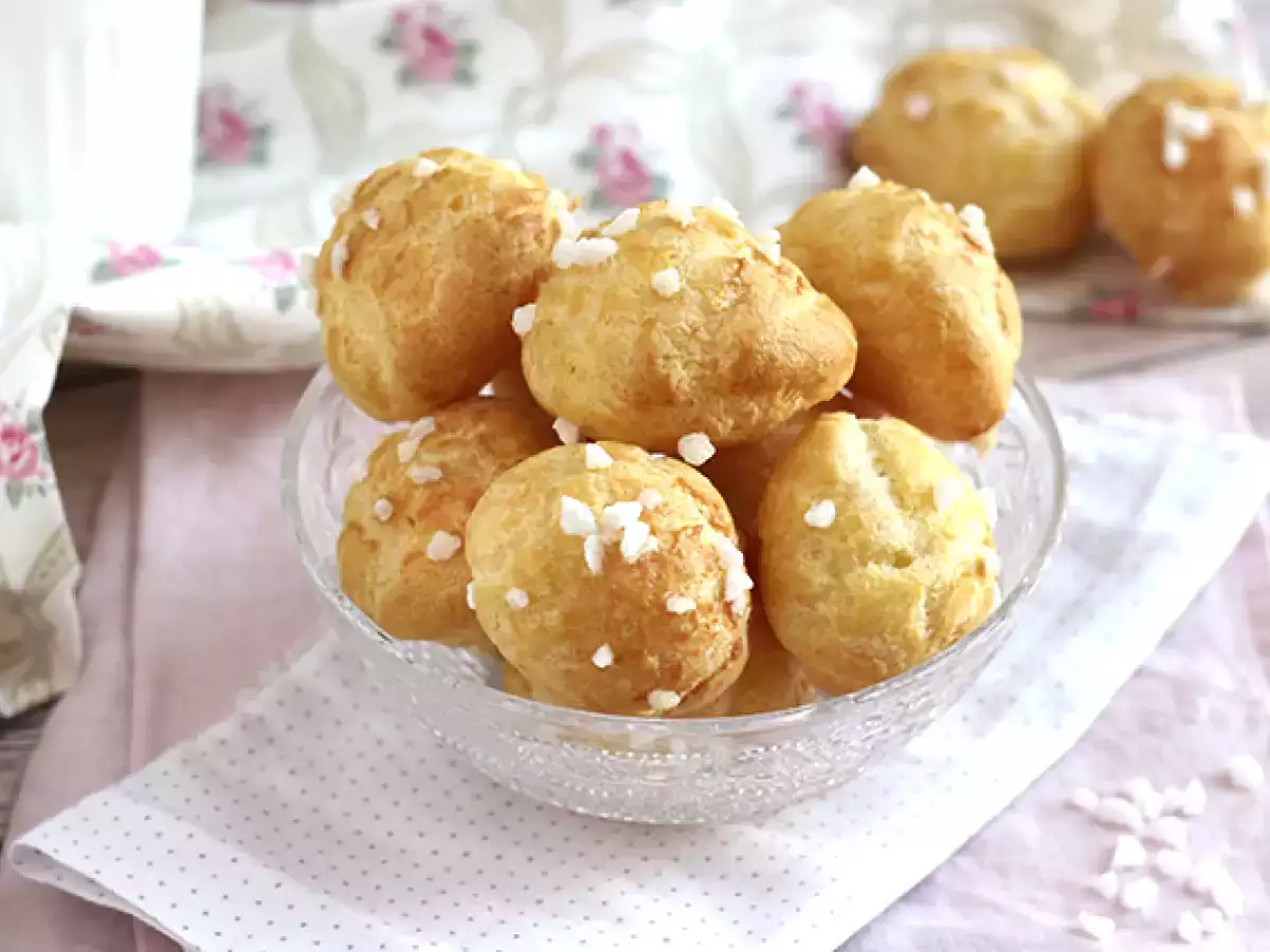 Рецепта Chouquettes, choux с перлена захар
