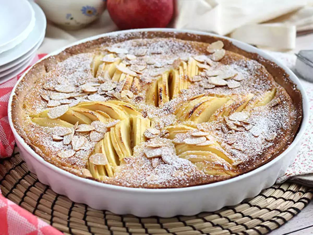 Рецепта Торта с ябълки и бадеми (tarte normande)