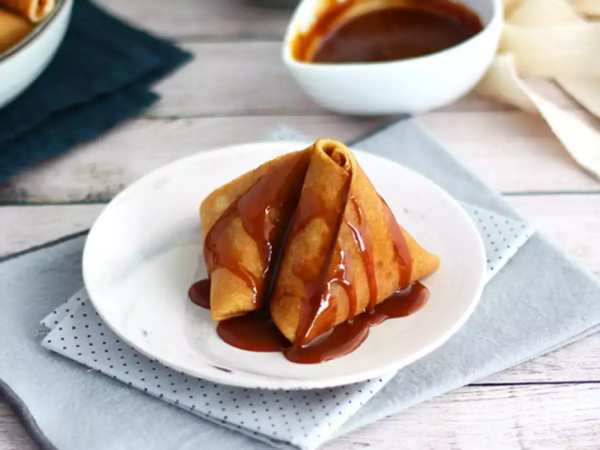 Рецепта Палачинкови самоси с карамелизирани ябълки