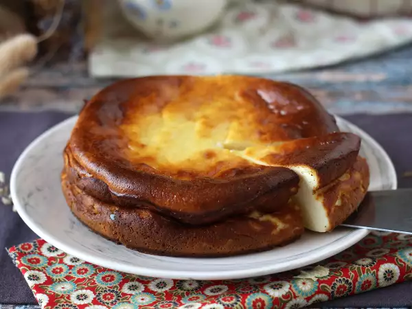 Рецепта Вкусен чийзкейк без тесто, който се приготвя изключително лесно!