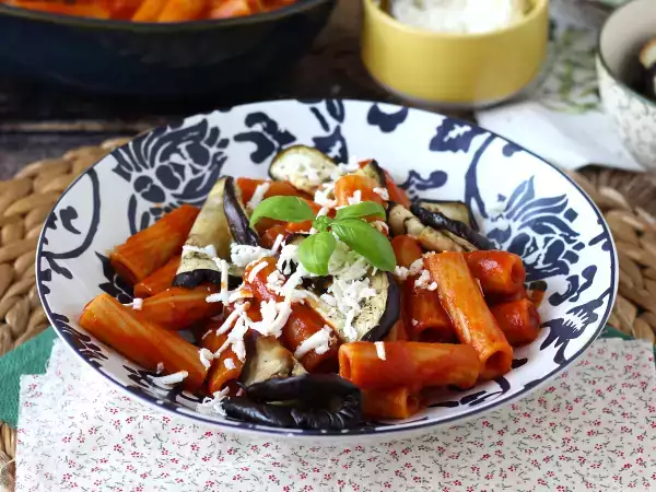 Рецепта Паста сицилияна с патладжан, лесна и лека версия - pasta alla norma