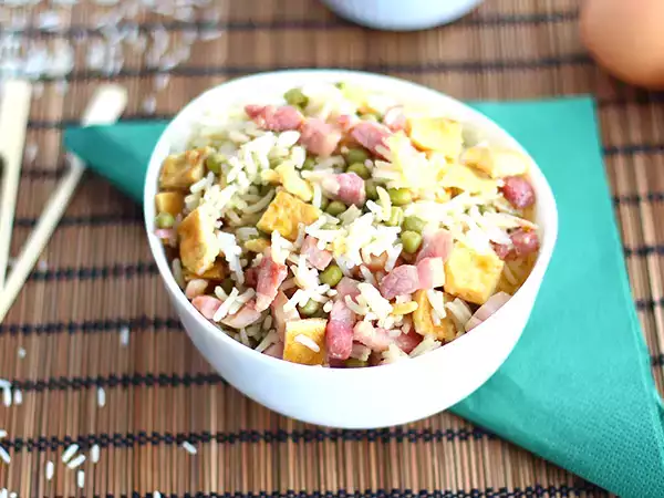 Рецепта Експресен кантонски ориз, лесната рецепта