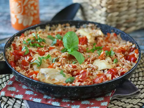 Рецепта Едноястие с пиле, ориз с домати и чушки