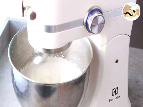 Как се приготвя бита сметана - Подготовка стъпка 3