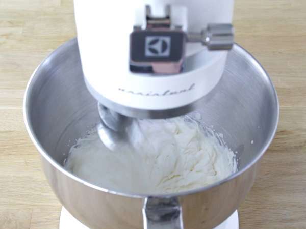 Сладолед с кисело мляко и малини - Подготовка стъпка 1