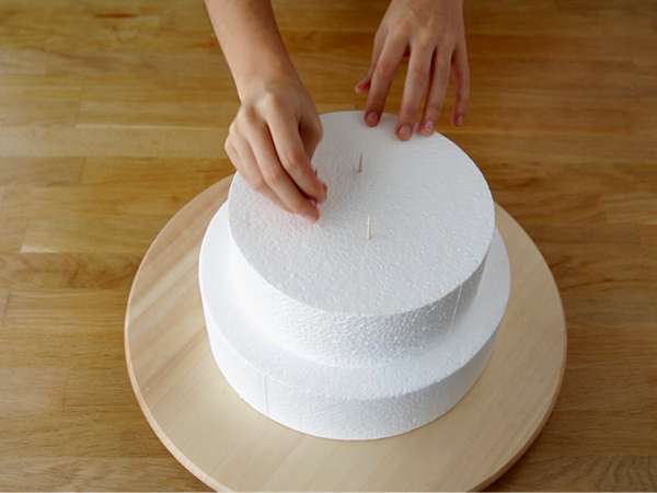 Цветна бонбонена торта - Подготовка стъпка 1