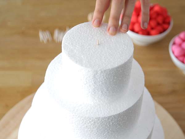 Цветна бонбонена торта - Подготовка стъпка 2