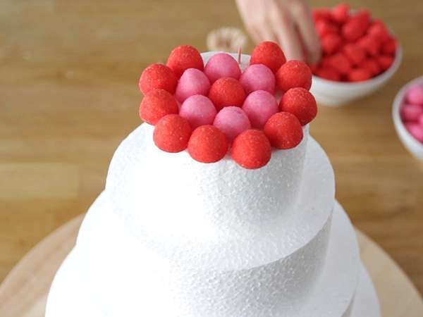 Цветна бонбонена торта - Подготовка стъпка 4
