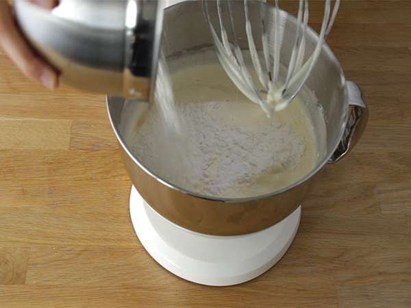 Торта Tres Leches с три млека - Подготовка стъпка 3