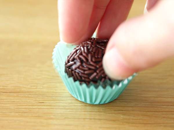 Brigadeiro, малки бразилски бонбони - Подготовка стъпка 5