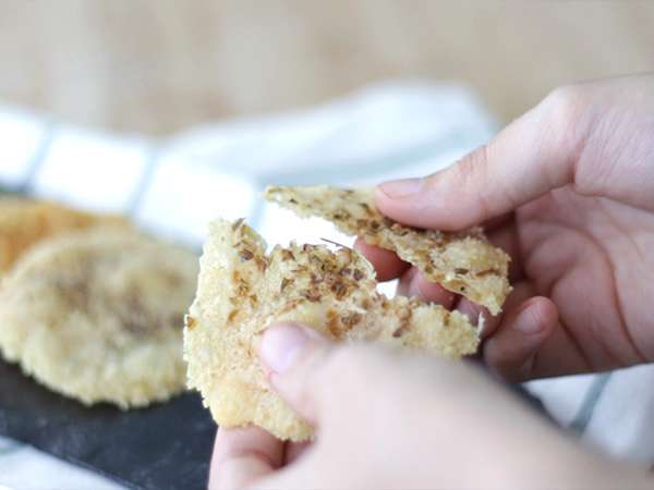 Чипс от пармезан с билки и подправки - Подготовка стъпка 4